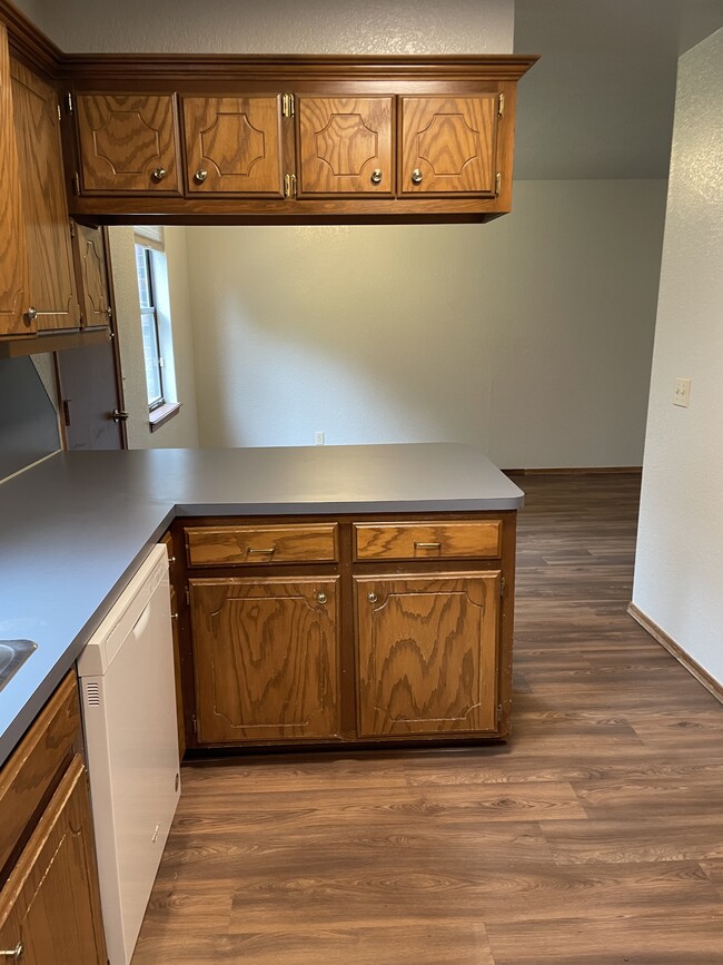 Building Photo - 110 N Baumann Ave