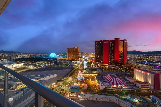 Building Photo - Sky Las Vegas - 2809