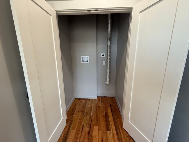 Building Photo - 35har