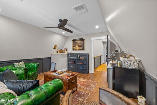 Building Photo - 4402 E Turney Ave