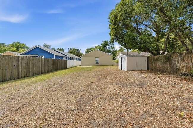 Building Photo - 2727 Mayer St