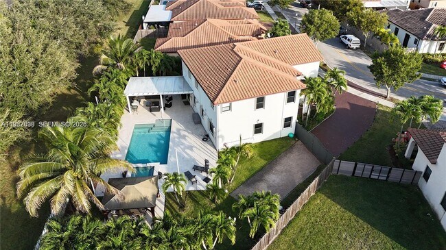 Building Photo - 3461 SE 1st St