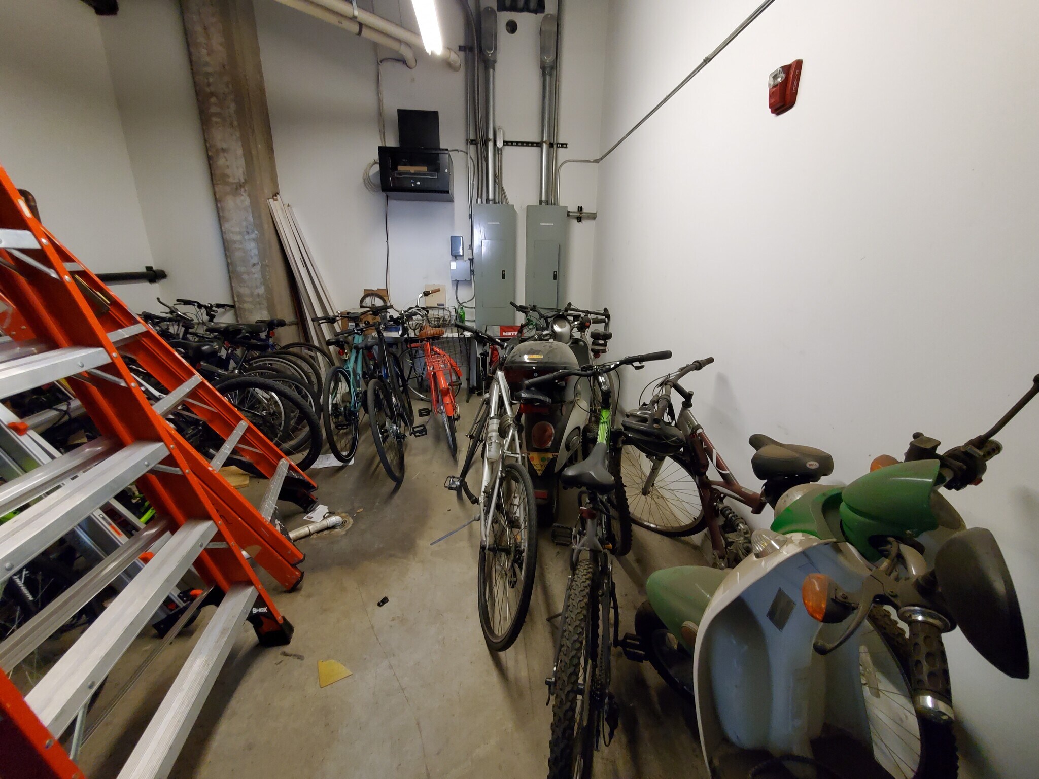 Building Photo - 411 N 22nd St