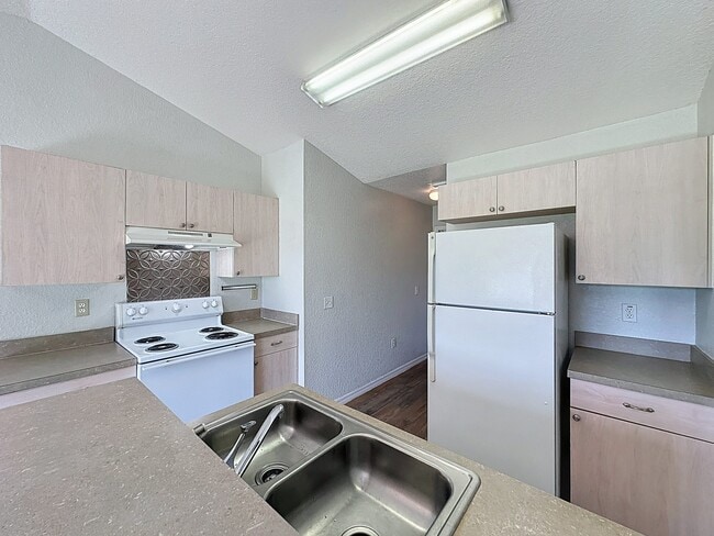 Building Photo - 424 Danube Dr