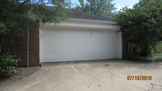 Building Photo - 950 Northwood Commons Dr