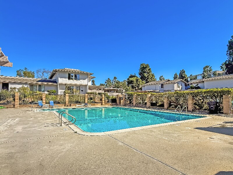 Building Photo - 4360 Vision Dr