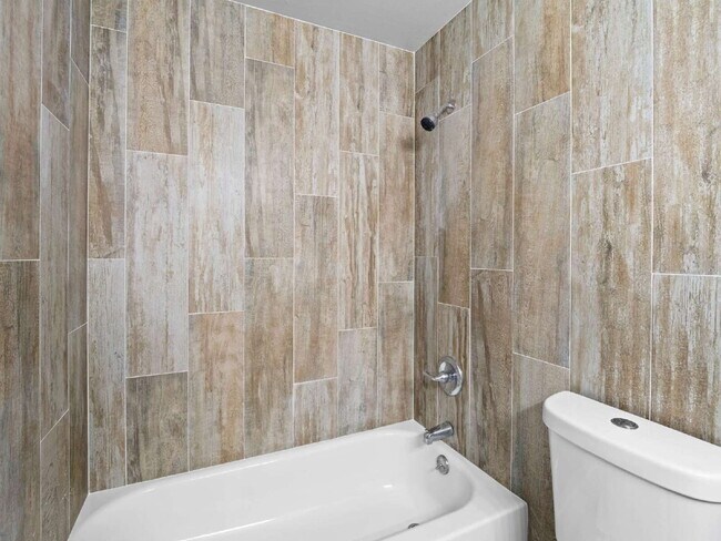 Building Photo - 905 Lisa Dr