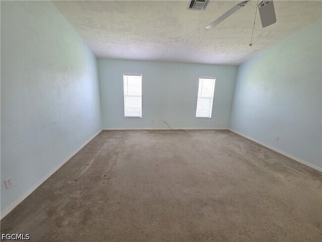 Building Photo - 4614 SW 9th Pl
