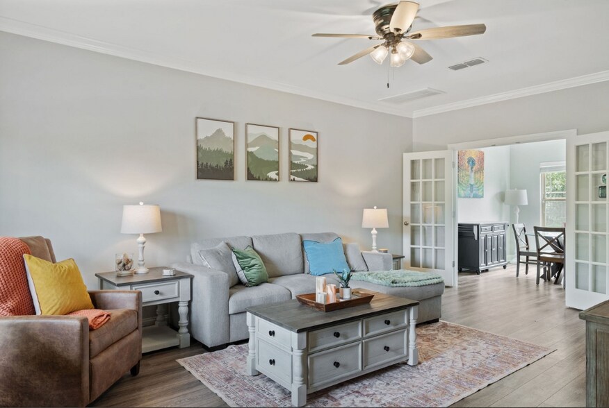 Building Photo - 1122 Cotillion Dr