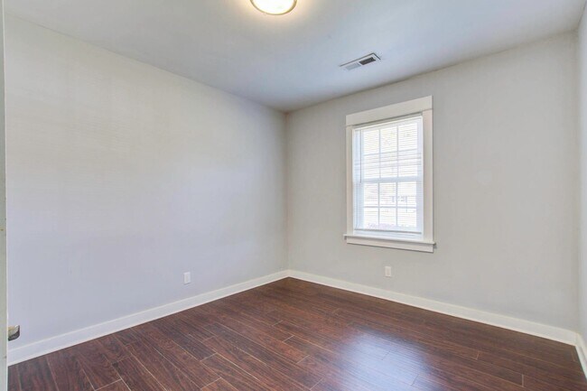Building Photo - 229 Jean Wells Dr