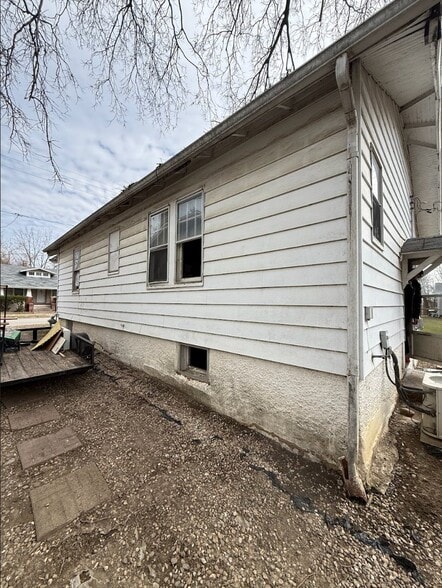 Building Photo - 821 N Oakland Ave