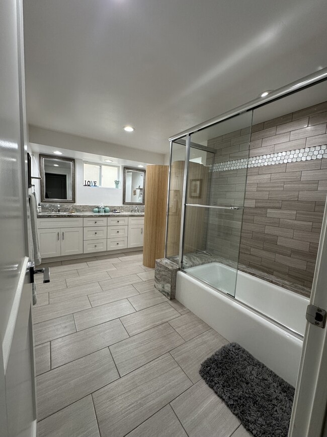 Building Photo - 5346 Sandpiper Way