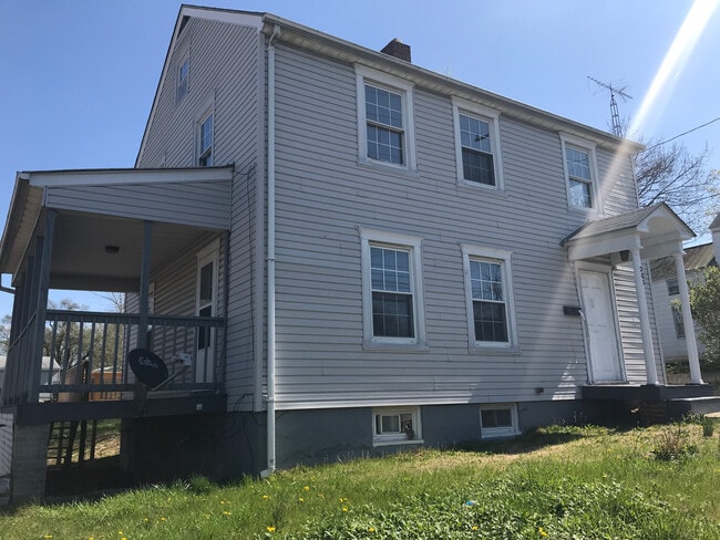 Building Photo - 203 E Moler Ave