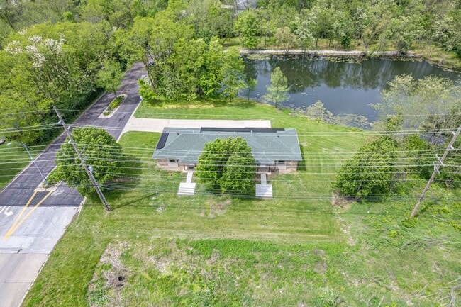 Building Photo - GEORGETOWN Duplex - SW Columbia – 3 Bed, 3...