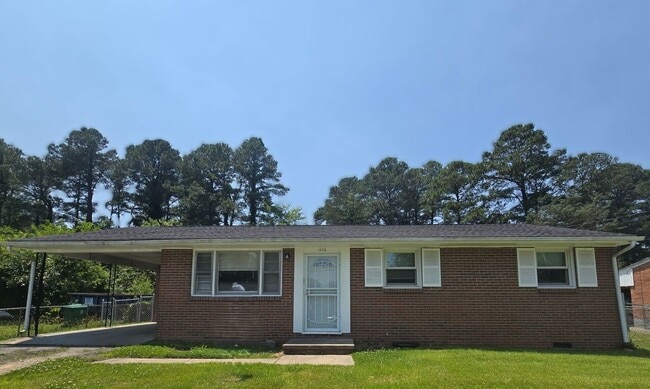 Primary Photo - 3 bedroom in Petersburg
