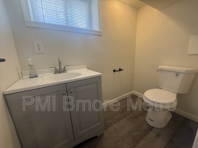 Building Photo - 519 E Cold Spring Ln