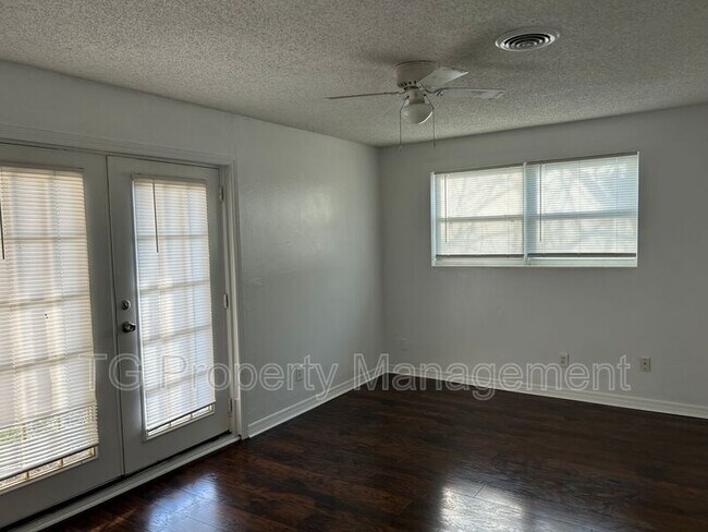 Building Photo - 3914 Rodby Dr