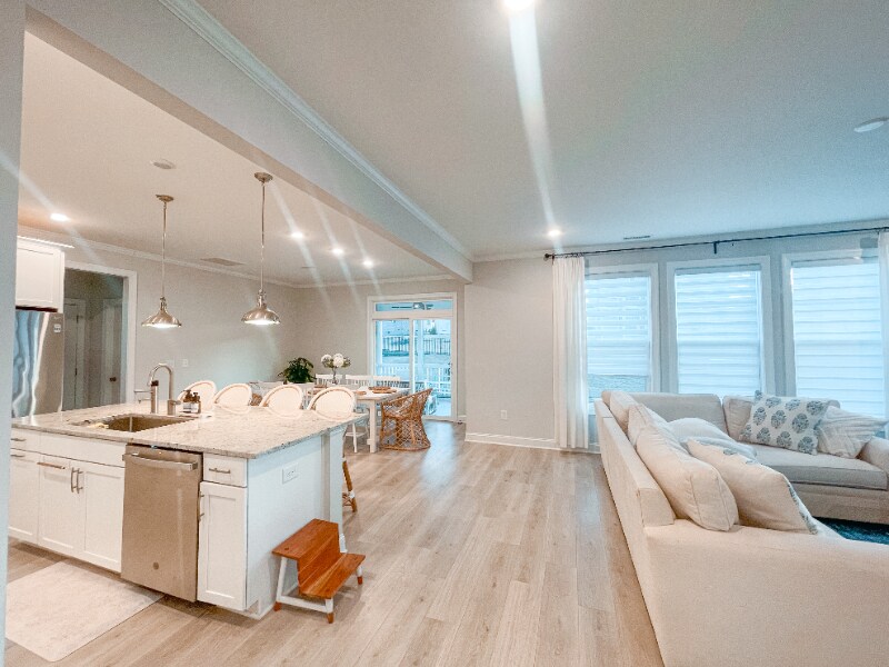 Building Photo - 121 Sweet Briar Ln