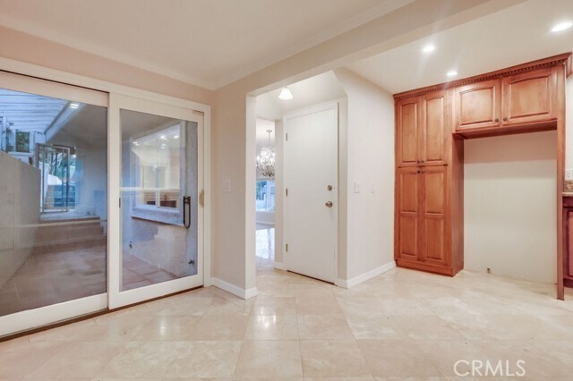 Building Photo - 3554 Seaglen Dr