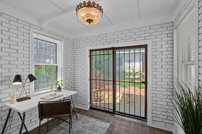 Building Photo - 1315 Hampton Ave