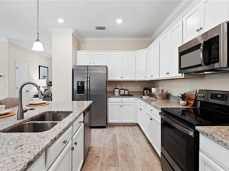 Building Photo - 14833 Palamos Cir