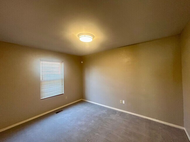 Building Photo - Beautifully updated home just west of Brookside and Trader's Joes in Midtown