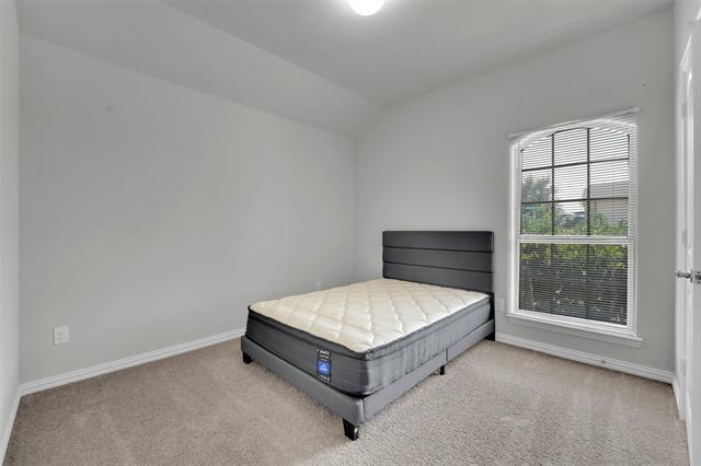 Building Photo - 5165 Glen Eden Dr