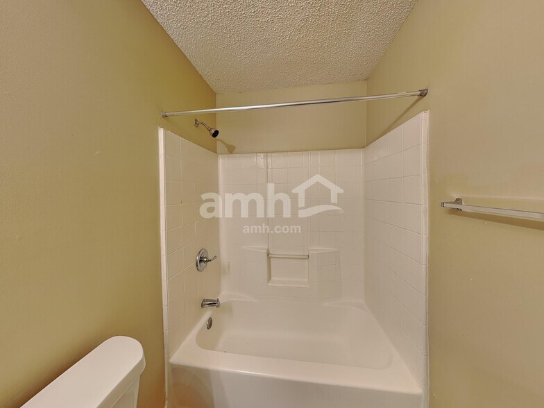 Building Photo - 1501 Jade Cove Dr