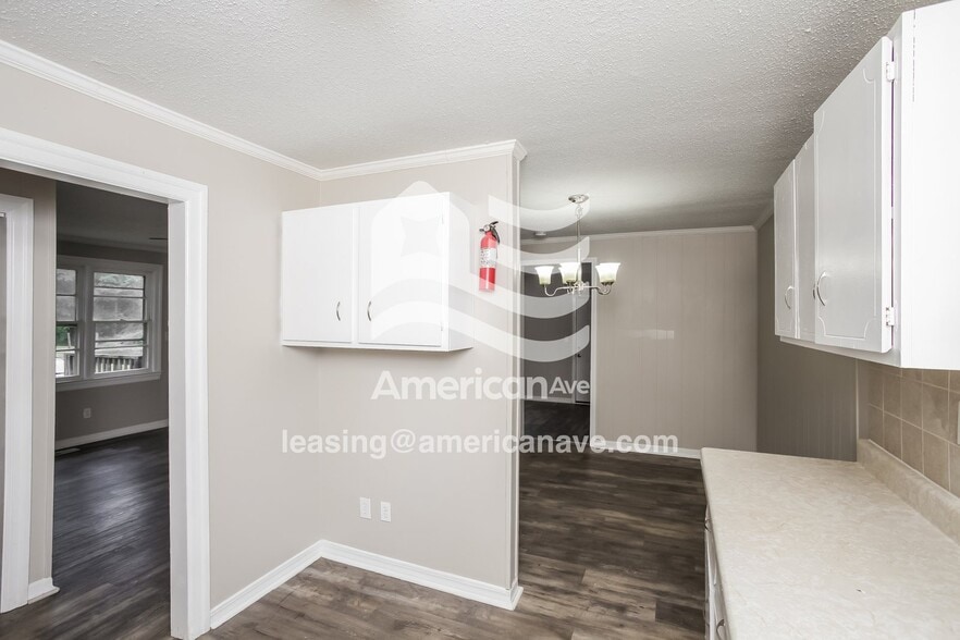 Building Photo - 2325 Boulevard Rd