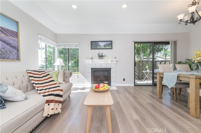 Building Photo - 22757 Lakeway Dr