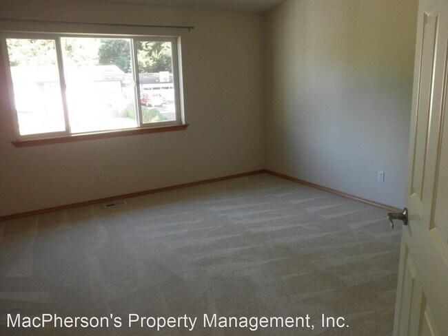 Building Photo - 3 br, 2.5 bath House - 7526 NE 204th Pl