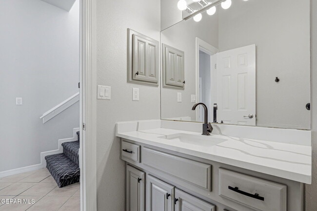 Building Photo - 4717 Excalibur Dr