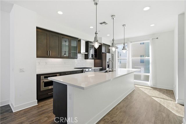 Building Photo - 669 W 17th St