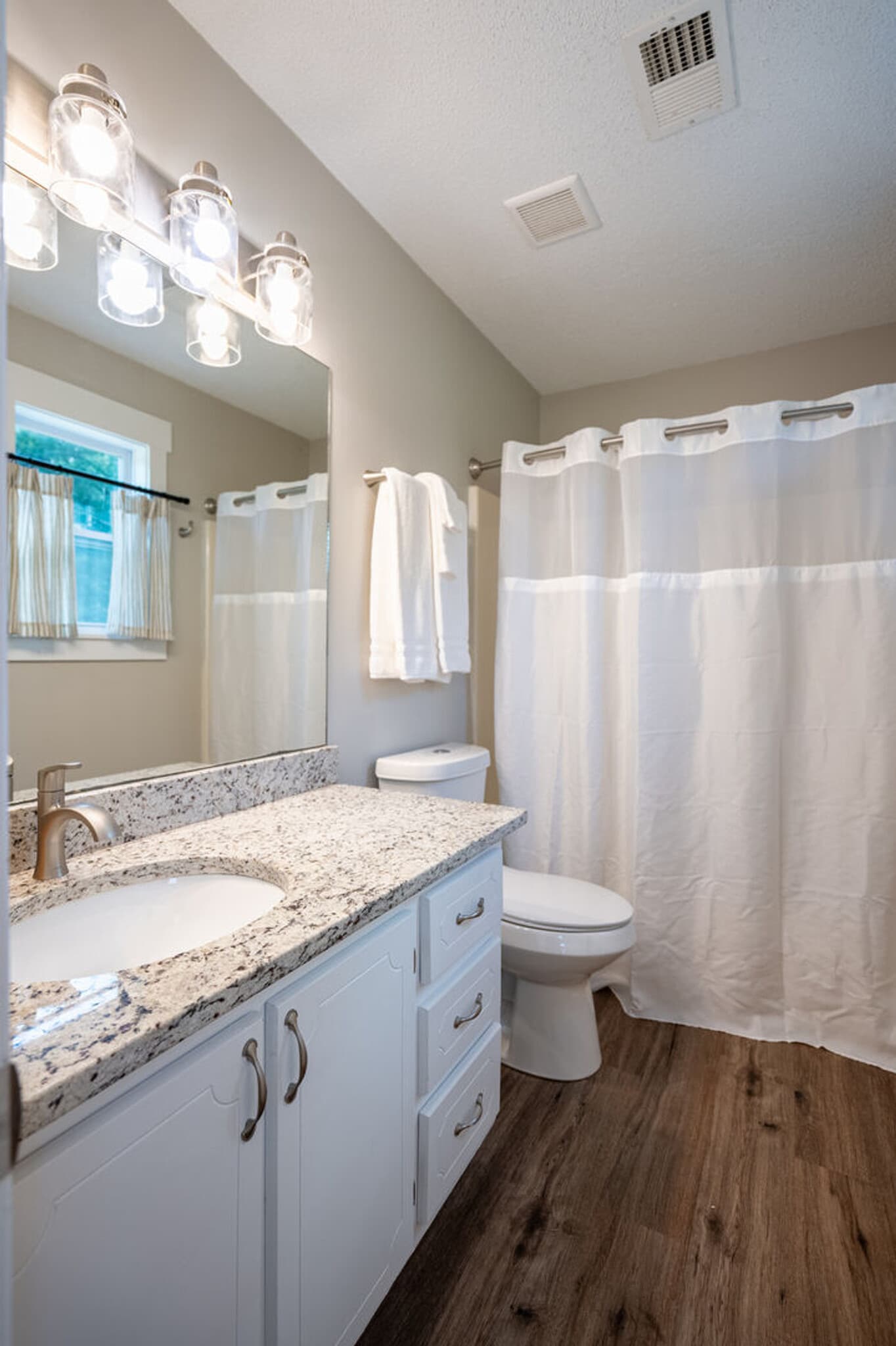 Building Photo - 25 Jennifer Ln