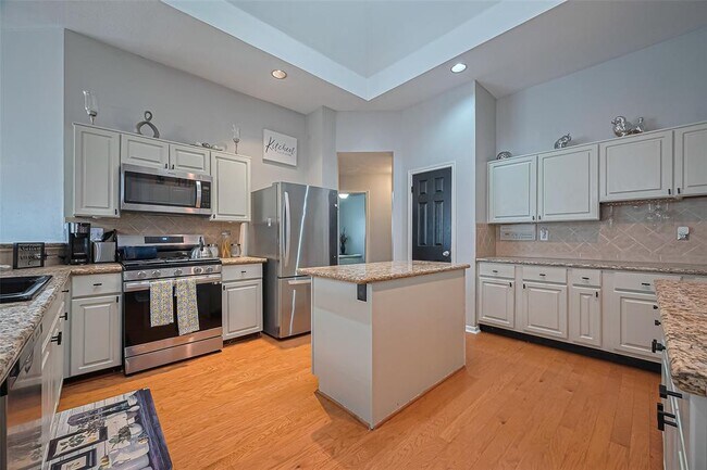 Building Photo - 4502 Twin Elm Dr