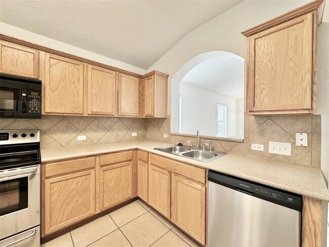 Building Photo - 1015 Aiken Dr