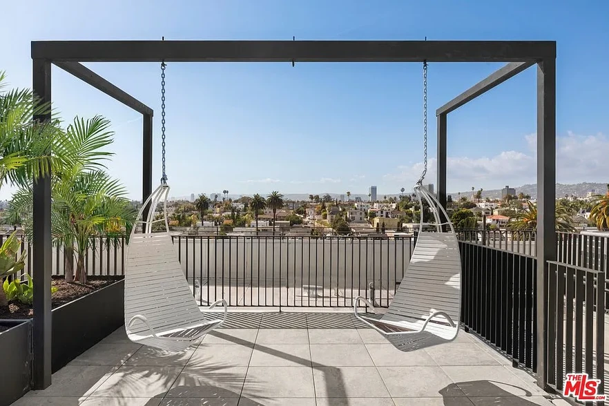 Building Photo - 4506 Dockweiler St