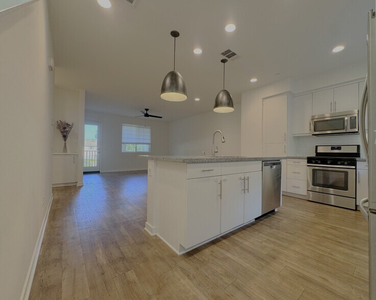 kitchen to family/living - 2729 Sunrise Way