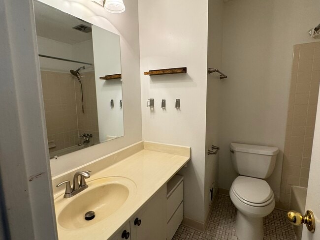 Building Photo - 3212 Manitoba Dr
