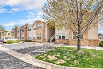 Building Photo - Check out this beauty - Available now!!