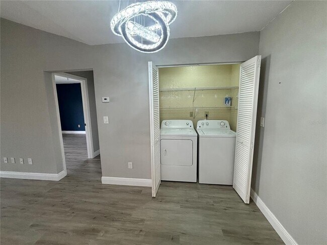 Building Photo - 10263 Gandy Blvd N