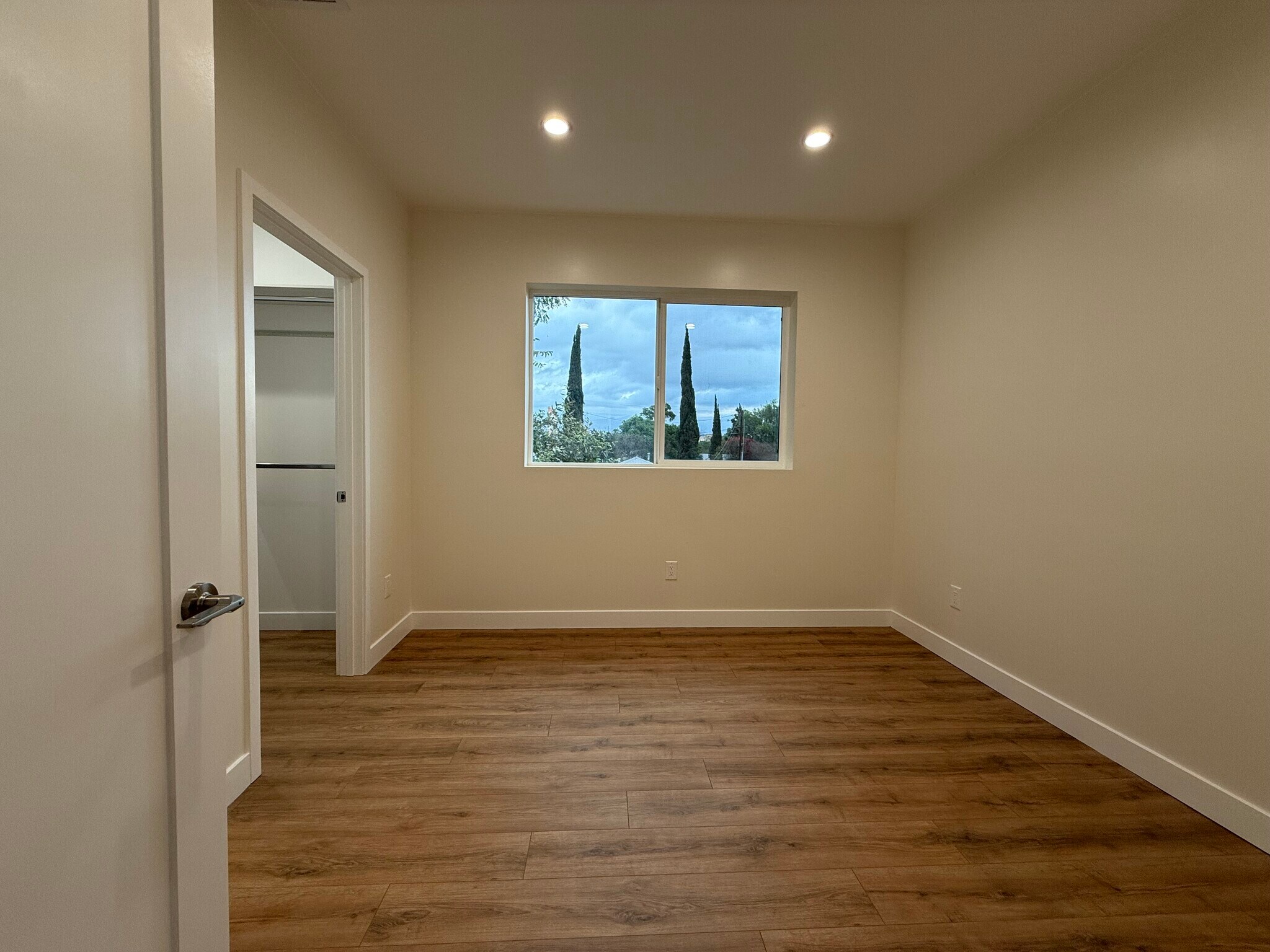 Building Photo - 9274 Cayuga Ave