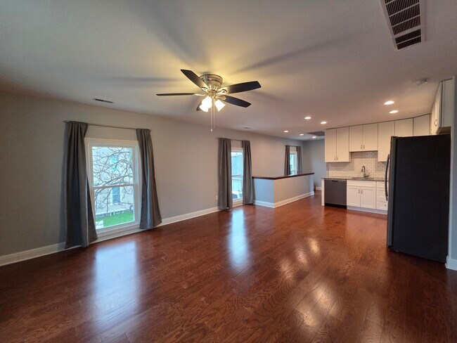 Building Photo - 412 Starkweather St