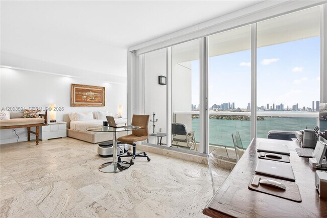 Building Photo - 1900 Sunset Harbour Dr