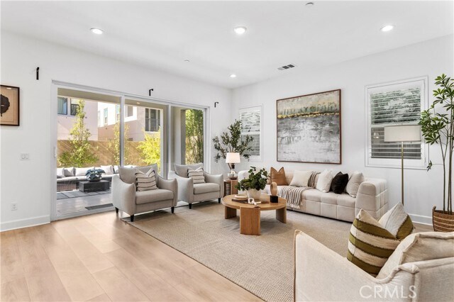 Building Photo - 105 Shear