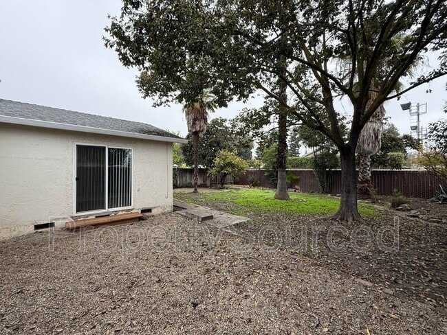 Building Photo - 6138 Greenfield Ln