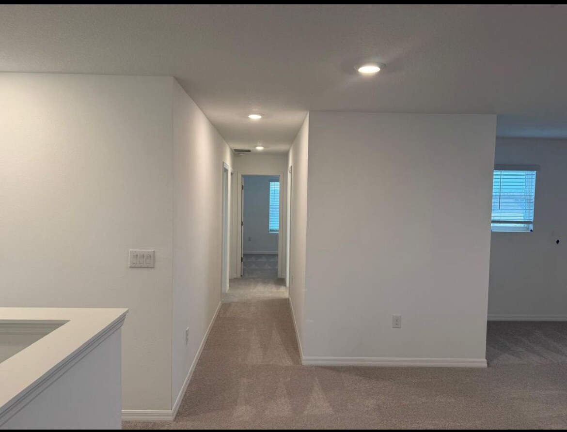 Building Photo - 76 Citrine Loop