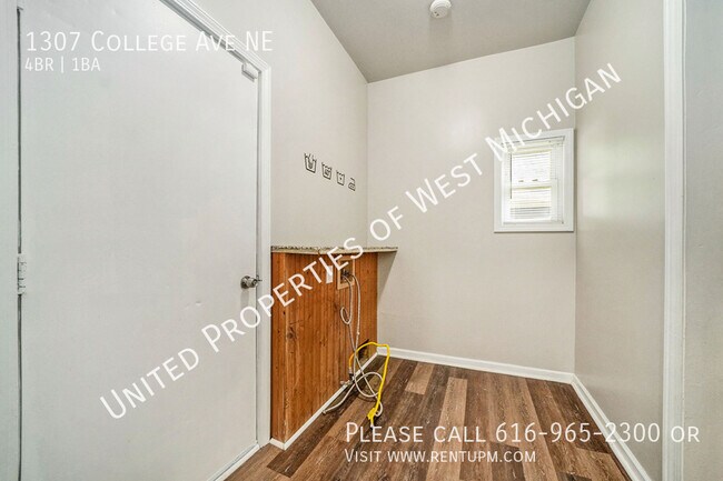 Building Photo - 1307 College Ave NE