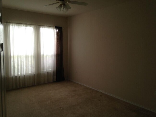 Building Photo - 106 Bowie Cir
