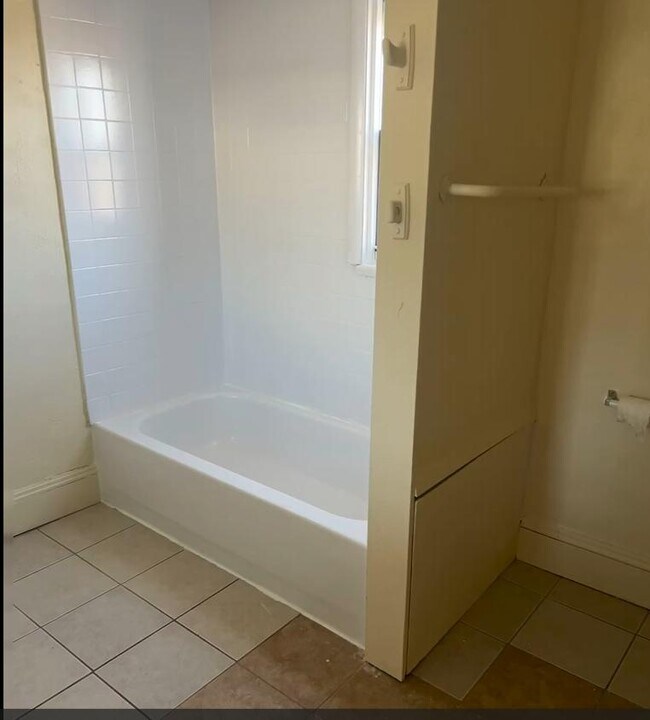 Building Photo - 13604 Maplerow Ave